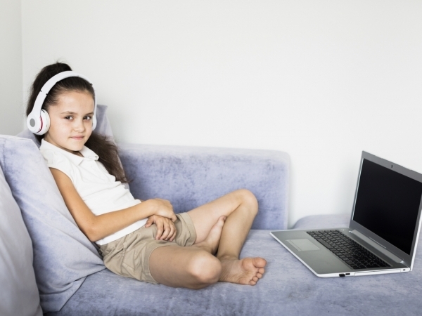 Kattintgatós gyermekeink: az éretlen idegrendszer és a számítógép találkozása nem játék